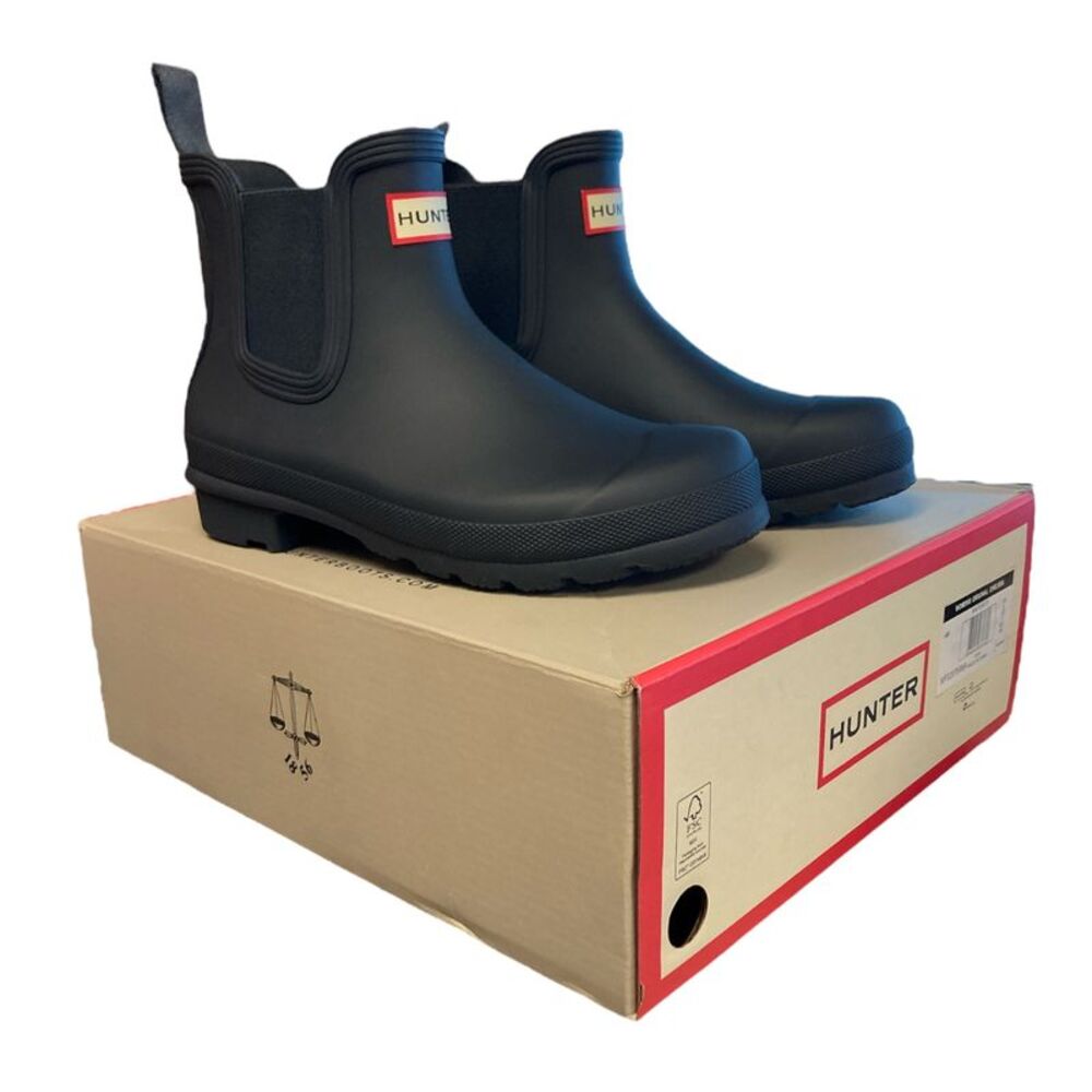 HUNTER Women's Original Waterproof Chelsea Rubber Pull-On Boot (Navy, 8)